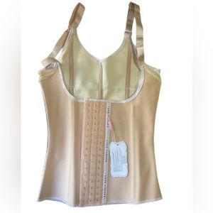 Luxx Curves Waist Trainer Size Small- NWOT